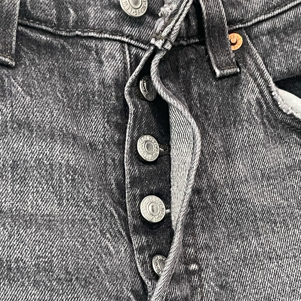 Levi’s 501 Hi-Rise Button Fly Fray Hem Jeans Gray Women’s 24 - Picture 7 of 16
